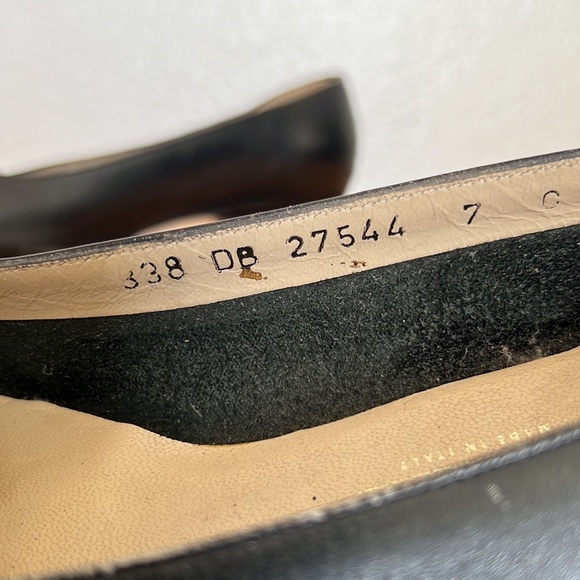 Salvatore Ferragamo Vara Pump Black Leather Made In Italy Vintage Brand New Sole - Picture 8 of 12
